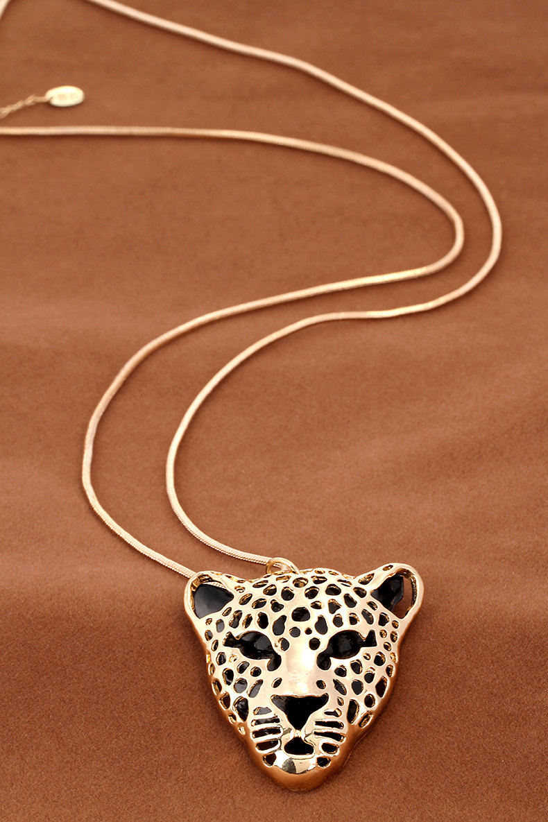 Chic Gold Leopard Pendant Necklace, Carved Necklace, Everyday Wear, Chic Necklace on Luulla